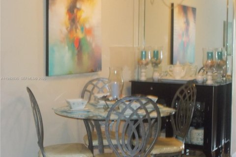 Copropriété à vendre à Pembroke Pines, Floride: 1 chambre, 63.64 m2 № 2049238 - photo 7