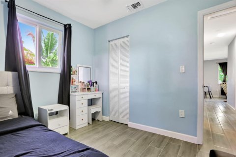 House in Fort Lauderdale, Florida 3 bedrooms, 107.77 sq.m. № 2154383 - photo 17