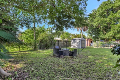 House in Fort Lauderdale, Florida 3 bedrooms, 107.77 sq.m. № 2154383 - photo 25