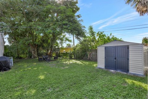 House in Fort Lauderdale, Florida 3 bedrooms, 107.77 sq.m. № 2154383 - photo 21