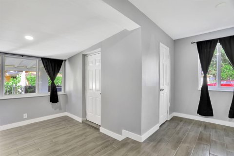 House in Fort Lauderdale, Florida 3 bedrooms, 107.77 sq.m. № 2154383 - photo 4