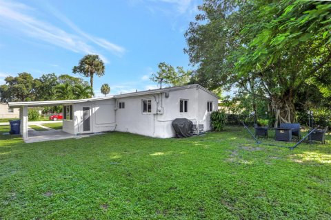 House in Fort Lauderdale, Florida 3 bedrooms, 107.77 sq.m. № 2154383 - photo 22