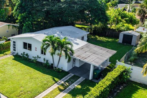 House in Fort Lauderdale, Florida 3 bedrooms, 107.77 sq.m. № 2154383 - photo 28