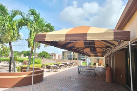 Купить кондоминиум в Санрайз, Флорида 1 спальня, 59.46м2, № 1981468 - фото 23