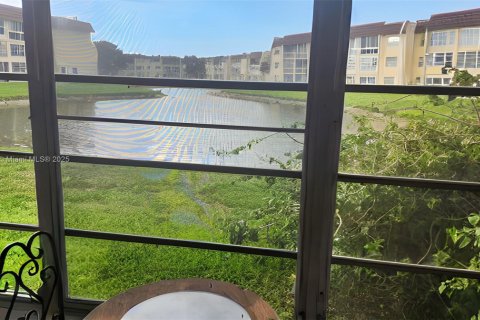 Купить кондоминиум в Санрайз, Флорида 1 спальня, 59.46м2, № 1981468 - фото 4