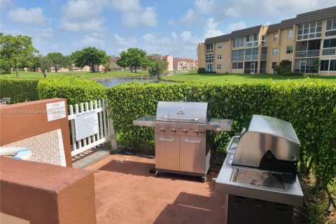 Купить кондоминиум в Санрайз, Флорида 1 спальня, 59.46м2, № 1981468 - фото 27