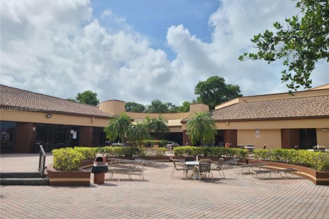 Купить кондоминиум в Санрайз, Флорида 1 спальня, 59.46м2, № 1981468 - фото 25