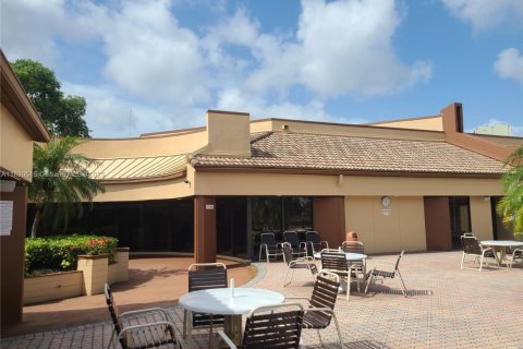 Купить кондоминиум в Санрайз, Флорида 1 спальня, 59.46м2, № 1981468 - фото 22