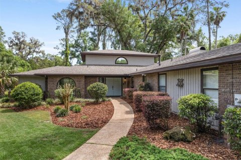 House in Gainesville, Florida 5 bedrooms, 325.53 sq.m. № 1824953 - photo 6