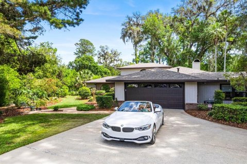 House in Gainesville, Florida 5 bedrooms, 325.53 sq.m. № 1824953 - photo 30