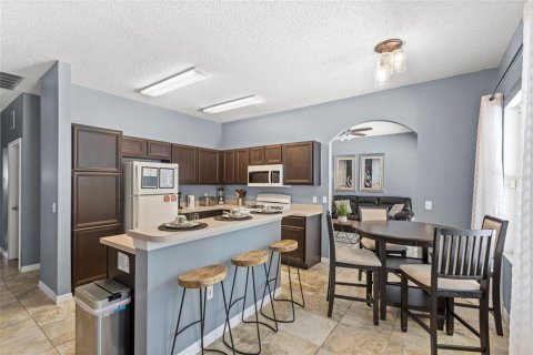 Casa en venta en Kissimmee, Florida, 4 dormitorios, 221.48 m2 № 1876159 - foto 19