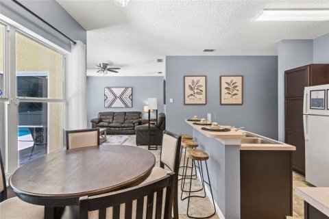 Casa en venta en Kissimmee, Florida, 4 dormitorios, 221.48 m2 № 1876159 - foto 17