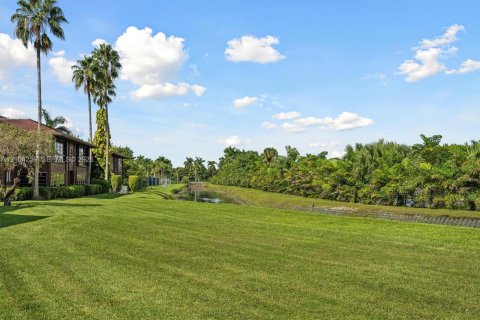 Condo in Doral, Florida, 2 bedrooms № 2412291 - photo 29