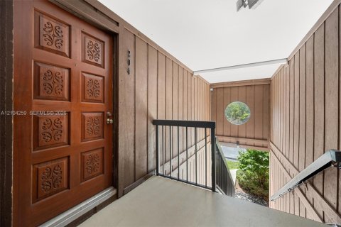 Condo in Doral, Florida, 2 bedrooms № 2412291 - photo 4