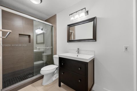 Condo in Doral, Florida, 2 bedrooms № 2412291 - photo 22