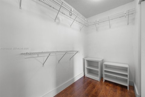 Condo in Doral, Florida, 2 bedrooms № 2412291 - photo 21