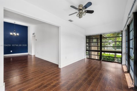 Condo in Doral, Florida, 2 bedrooms № 2412291 - photo 15