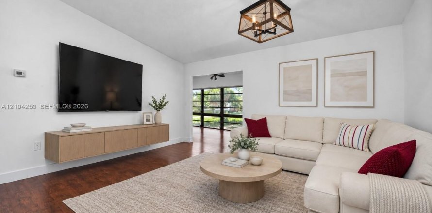 Condo in Doral, Florida, 2 bedrooms № 2412291