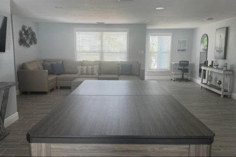 House in Hudson, Florida 4 bedrooms, 162.67 sq.m. № 1913132 - photo 4