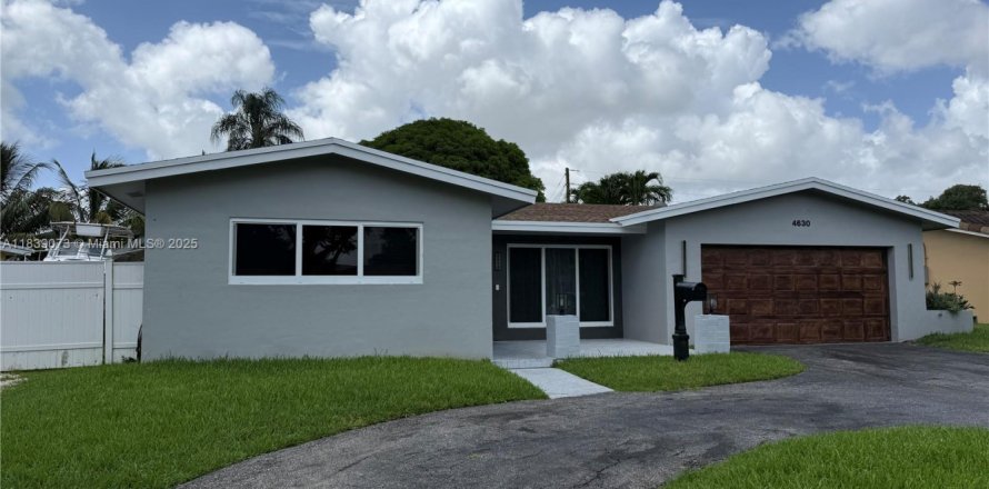 Villa ou maison à Hollywood, Floride 3 chambres, 185.06 m2 № 1827426