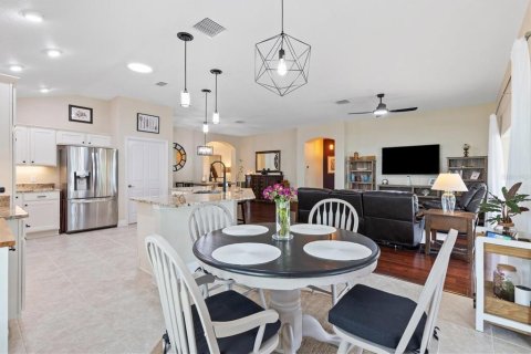 House in The Villages, Florida 3 bedrooms, 189.06 sq.m. № 2323010 - photo 11
