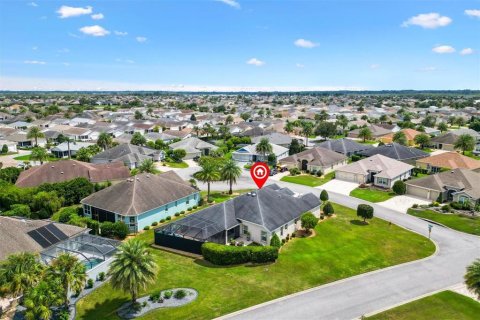 House in The Villages, Florida 3 bedrooms, 189.06 sq.m. № 2323010 - photo 27