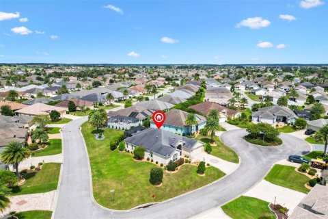 House in The Villages, Florida 3 bedrooms, 189.06 sq.m. № 2323010 - photo 28