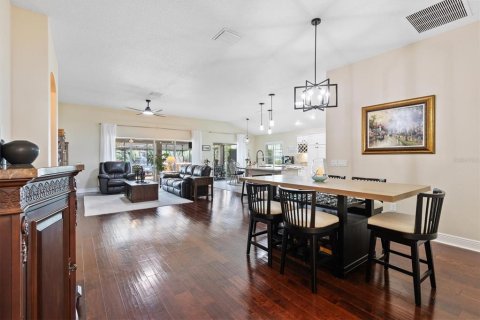 House in The Villages, Florida 3 bedrooms, 189.06 sq.m. № 2323010 - photo 6