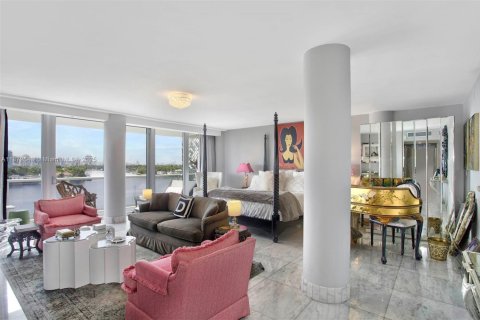 Condo in Miami Beach, Florida, 4 bedrooms  № 2013592 - photo 28