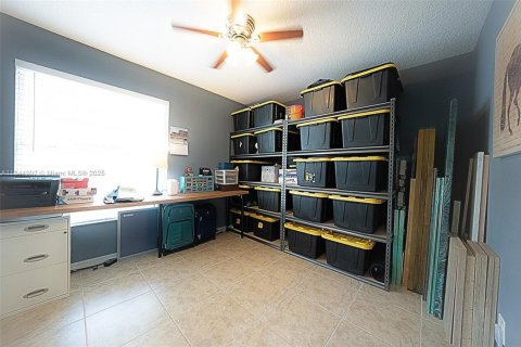 House in Sunrise, Florida 4 bedrooms, 203.08 sq.m. № 1849010 - photo 14