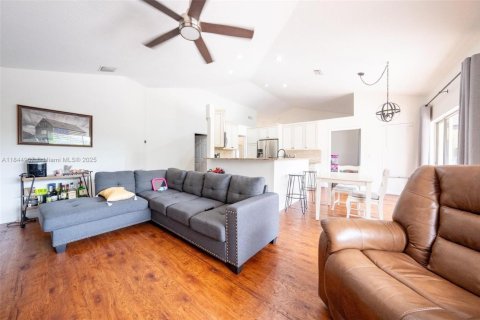 House in Sunrise, Florida 4 bedrooms, 203.08 sq.m. № 1849010 - photo 6