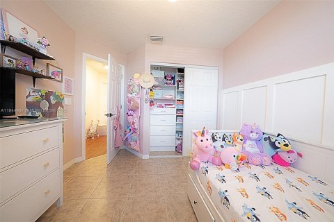 House in Sunrise, Florida 4 bedrooms, 203.08 sq.m. № 1849010 - photo 13