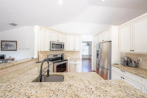 House in Sunrise, Florida 4 bedrooms, 203.08 sq.m. № 1849010 - photo 5