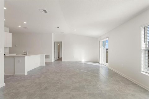 House in Davenport, Florida 3 bedrooms, 146.79 sq.m. № 1792743 - photo 7