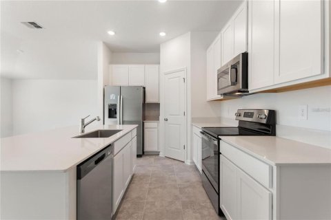 House in Davenport, Florida 3 bedrooms, 146.79 sq.m. № 1792743 - photo 4