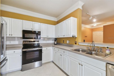 Condo in Tampa, Florida, 2 bedrooms  № 1900733 - photo 12