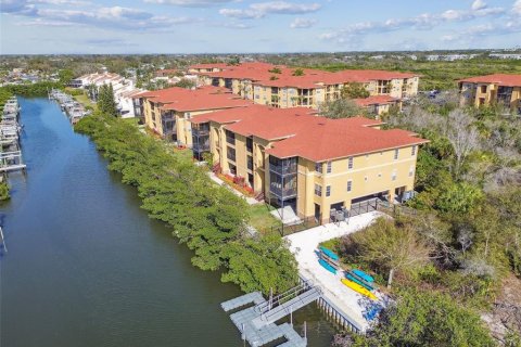 Condo in Tampa, Florida, 2 bedrooms  № 1900733 - photo 7