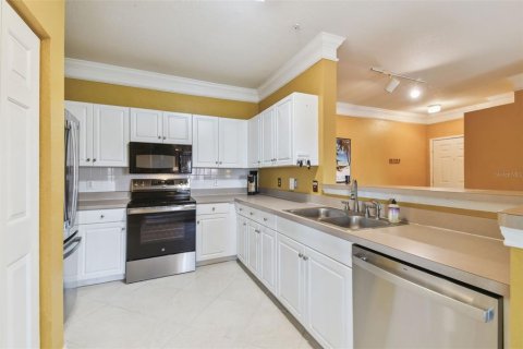 Condo in Tampa, Florida, 2 bedrooms  № 1900733 - photo 11