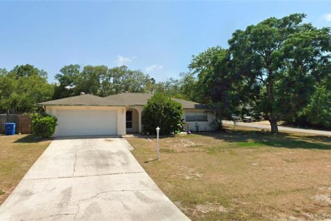 Casa en Spring Hill, Florida 3 dormitorios, 149.57 m2 № 2140995