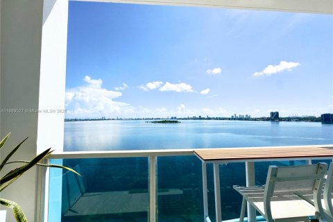 Condominio en alquiler en Miami, Florida, 1 dormitorio № 1941103 - foto 2