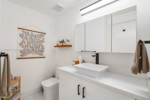 Condominio en alquiler en Miami, Florida, 1 dormitorio № 1941103 - foto 14