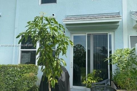 House in West Palm Beach, Florida 3 bedrooms, 139.17 sq.m. № 1827595 - photo 14