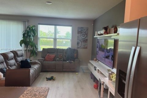 House in West Palm Beach, Florida 3 bedrooms, 139.17 sq.m. № 1827595 - photo 10