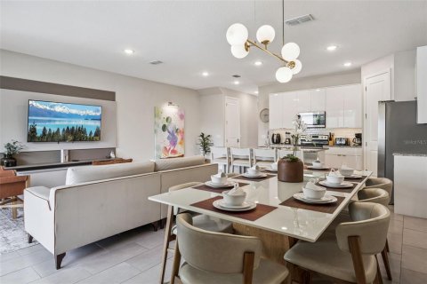 Townhouse in Kissimmee, Florida 4 bedrooms, 196.21 sq.m. № 2258540 - photo 6