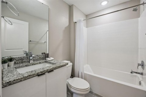 Townhouse in Kissimmee, Florida 4 bedrooms, 196.21 sq.m. № 2258540 - photo 25
