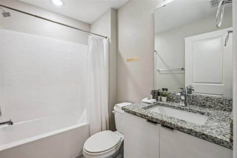 Townhouse in Kissimmee, Florida 4 bedrooms, 196.21 sq.m. № 2258540 - photo 26
