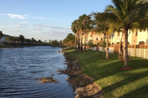 Condominio en alquiler en Doral, Florida, 2 dormitorios, 111.95 m2 № 2012298 - foto 21