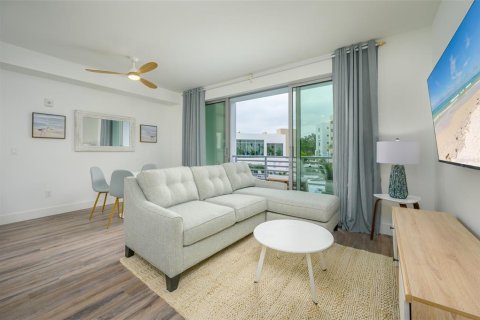 Снять в аренду кондоминиум в Сарасота, Флорида 4 комнаты, 89м2, № 1069425 - фото 6