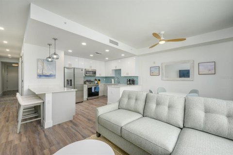 Снять в аренду кондоминиум в Сарасота, Флорида 4 комнаты, 89м2, № 1069425 - фото 10