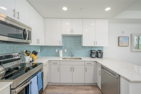 Снять в аренду кондоминиум в Сарасота, Флорида 4 комнаты, 89м2, № 1069425 - фото 14